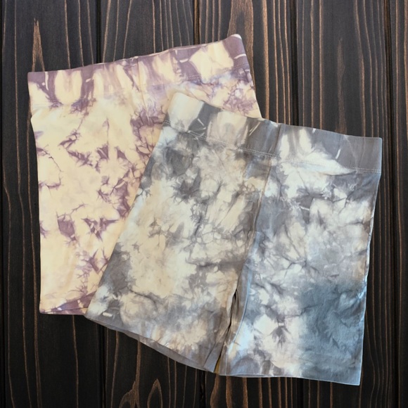 ⭐️ Wāhine Tie Dye Biker Shorts in Poni (purple) - NEW - Picture 8 of 8